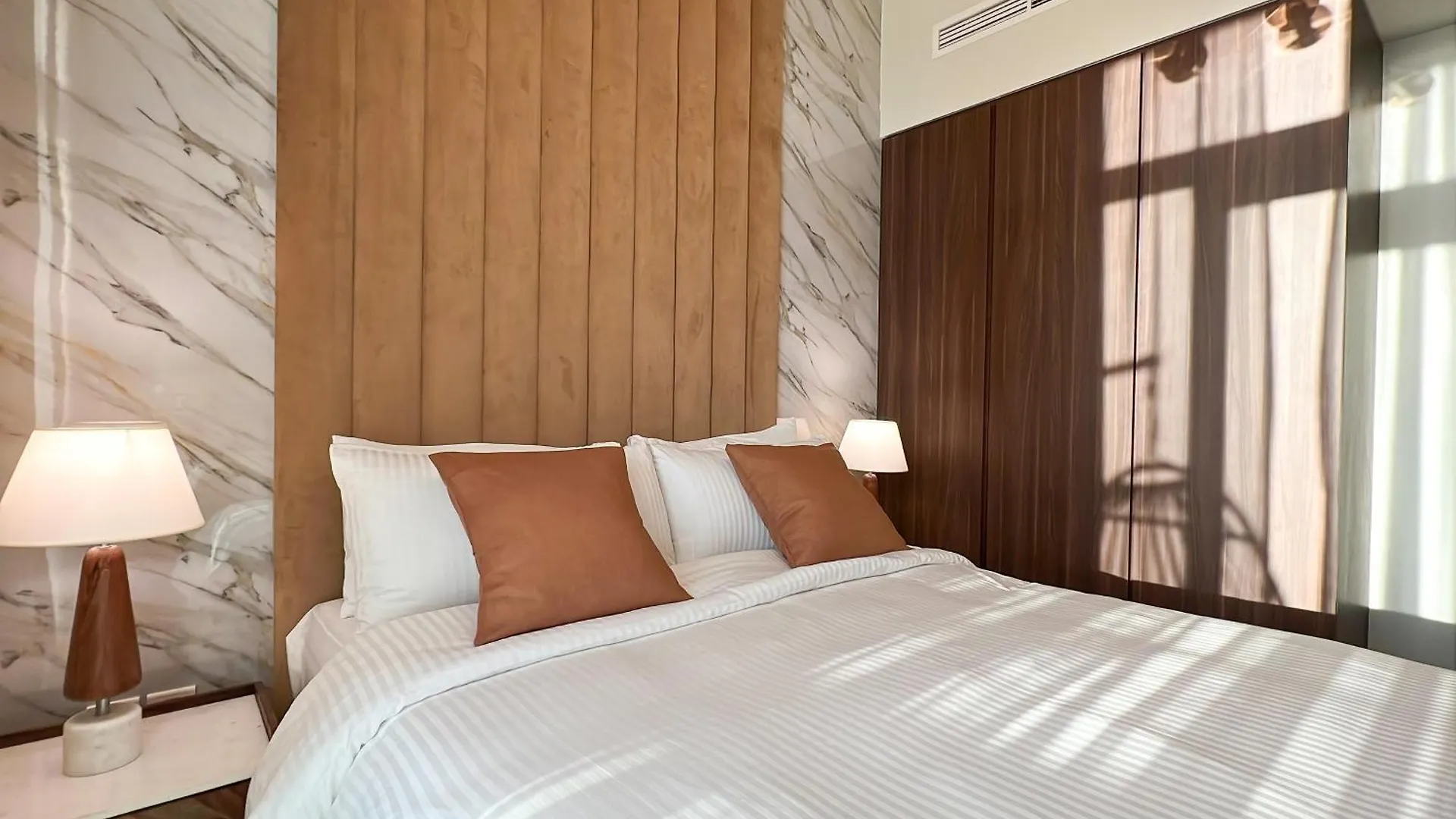 Apartment Keyrock Living - Burj Khalifa View - Reva Residence, Business Bay Dubai